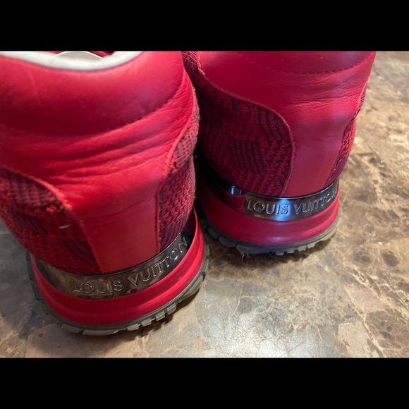LOUIS VUITTON RED RUNNING SNEAKERS - Picture 8 of 10
